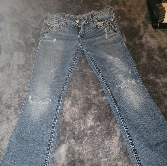 Silver Jeans - Picture 2 of 5